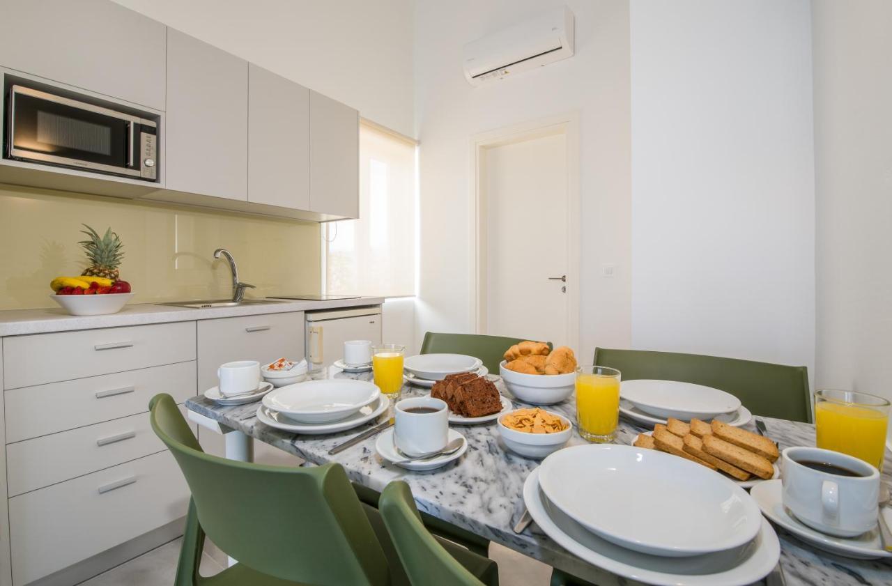 Lotus Hotel Apartments Kato Daratso Luaran gambar
