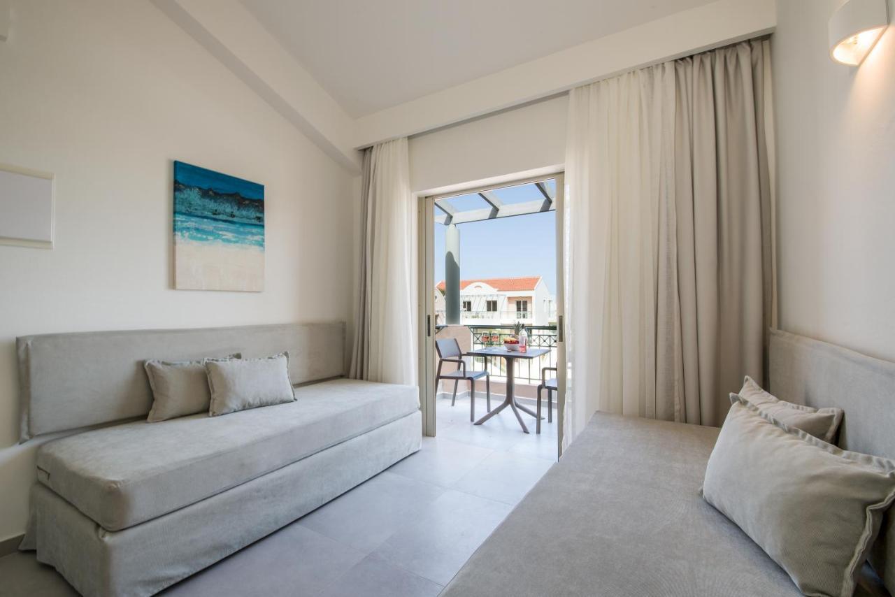 Lotus Hotel Apartments Kato Daratso Luaran gambar