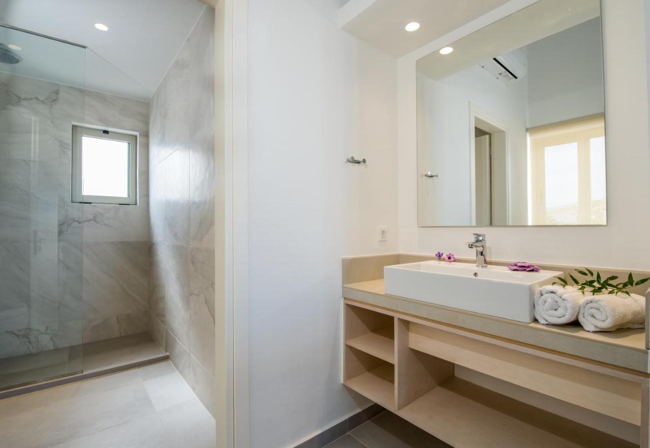Lotus Hotel Apartments Kato Daratso Luaran gambar