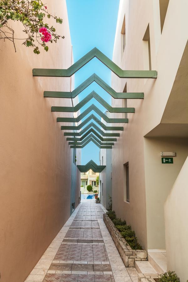 Lotus Hotel Apartments Kato Daratso Luaran gambar