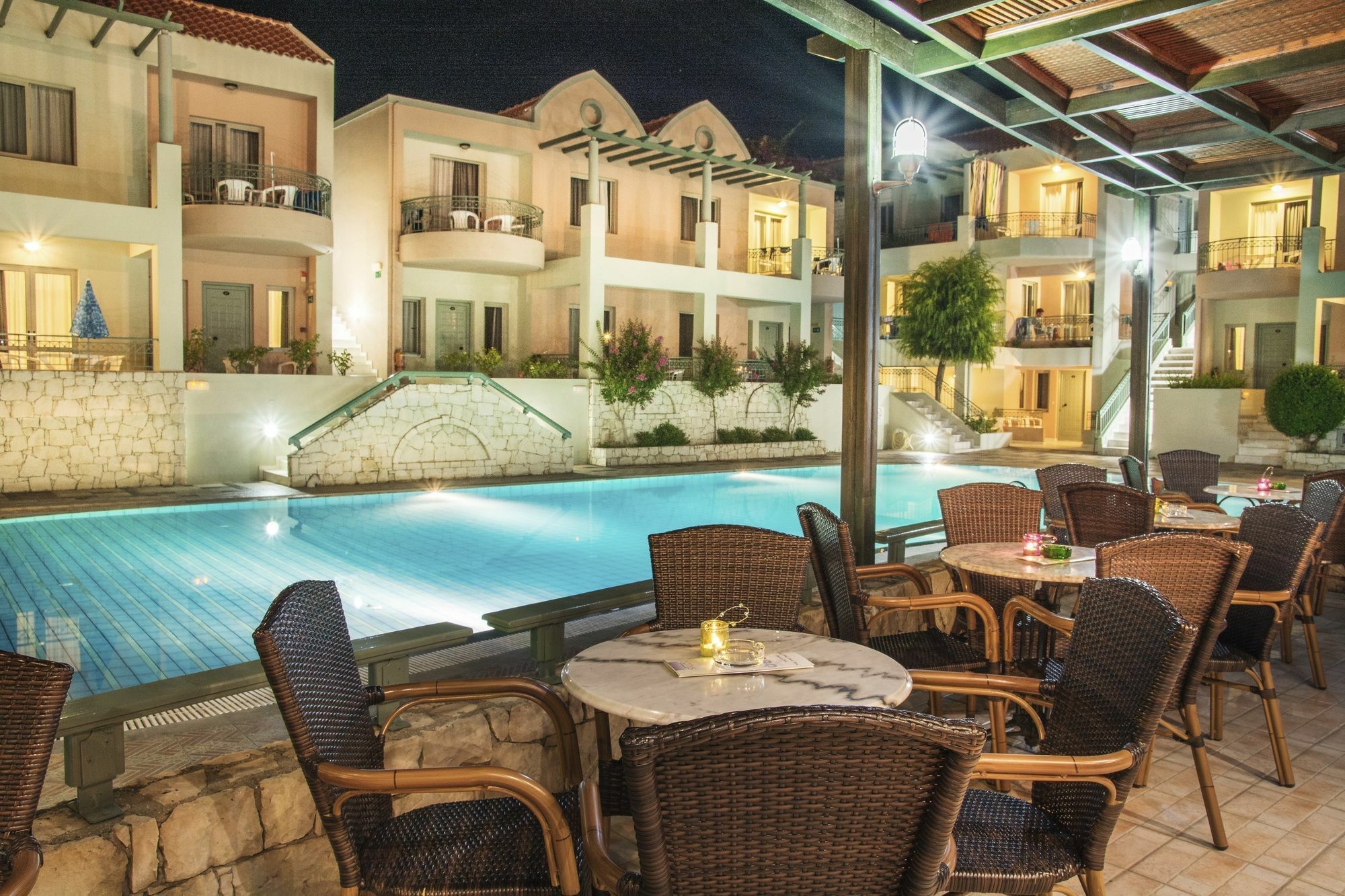 Lotus Hotel Apartments Kato Daratso Luaran gambar