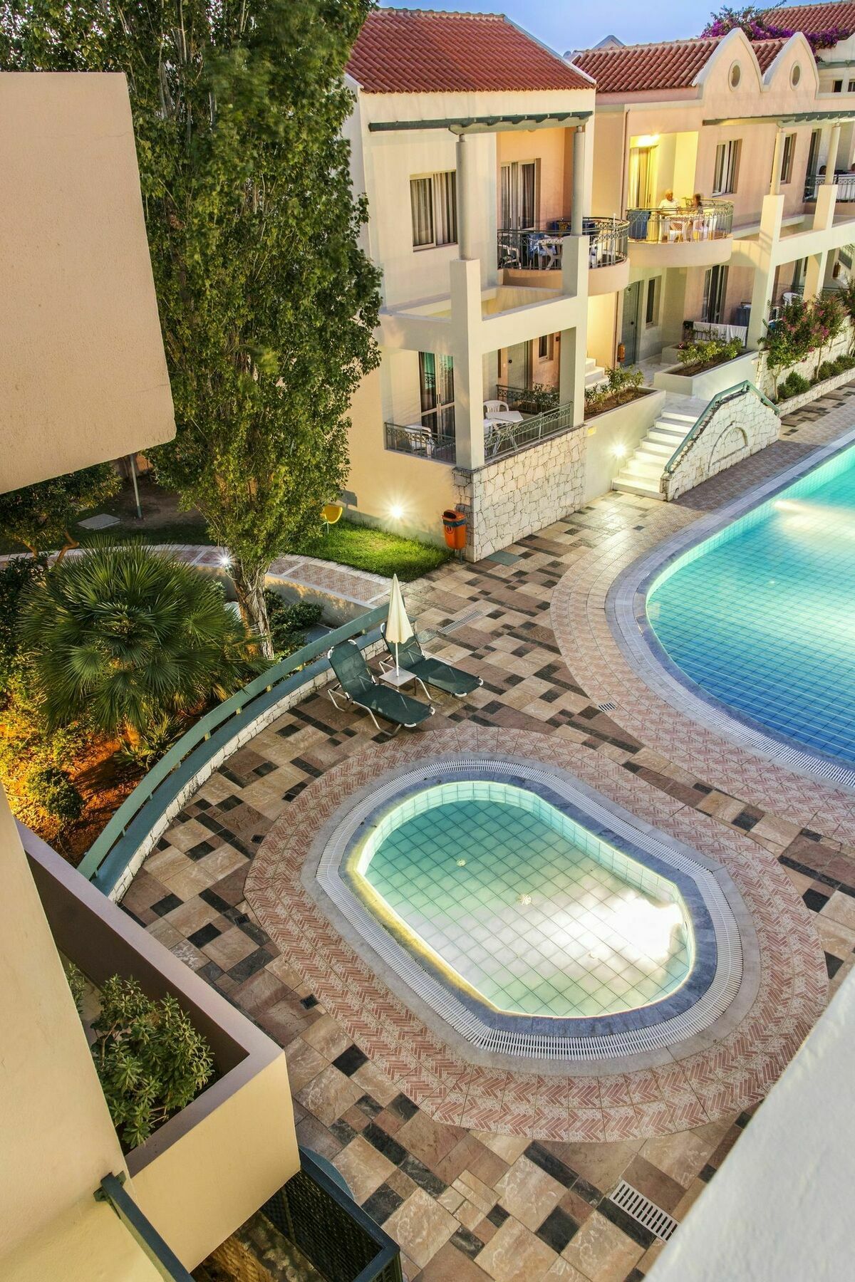 Lotus Hotel Apartments Kato Daratso Luaran gambar